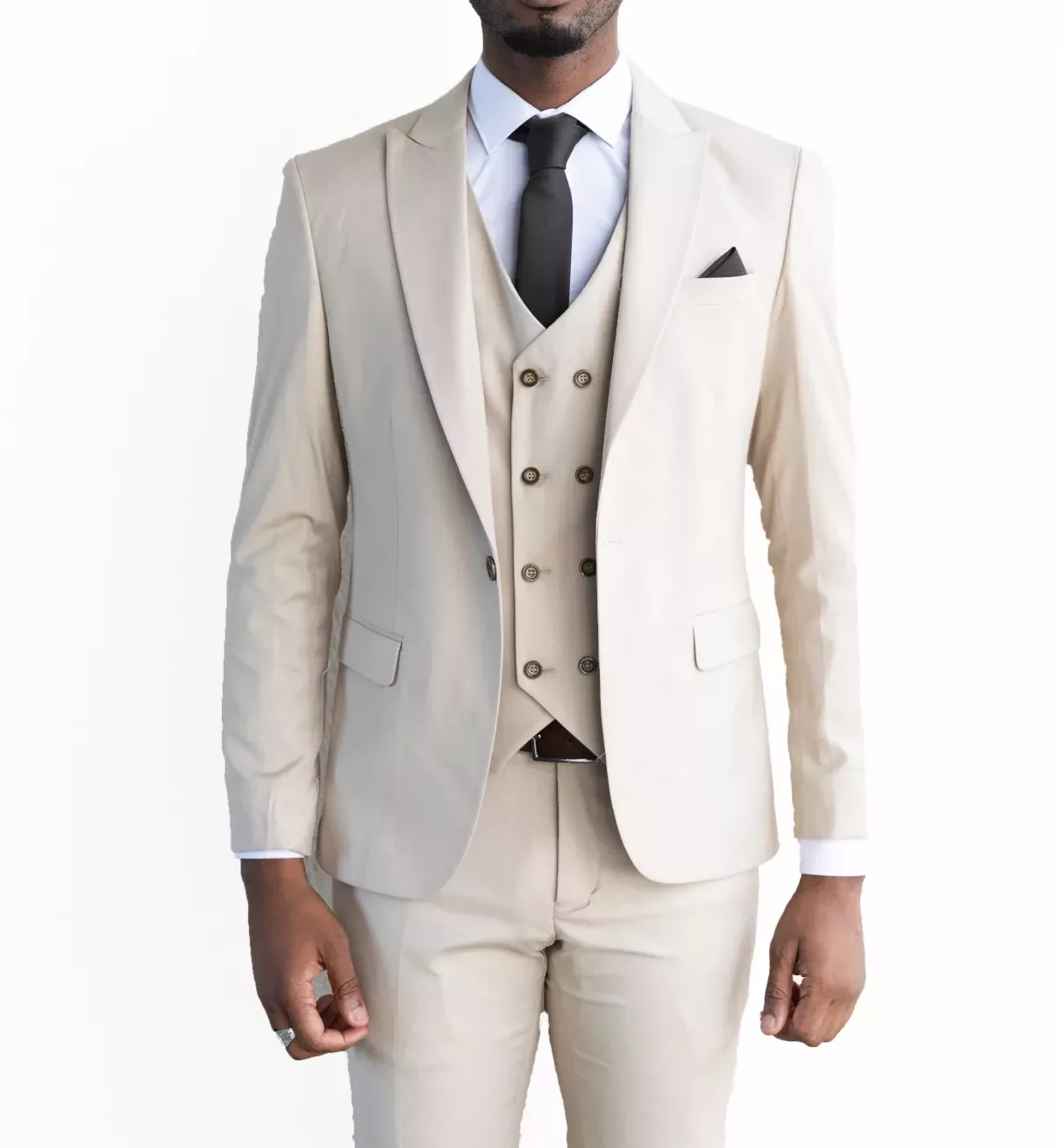 FOND1-scaled-jpg-e1742996225384 Costume 3 Pièces Beige